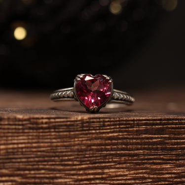 Pink topaz Ring, gemstone jewellery (view 1)