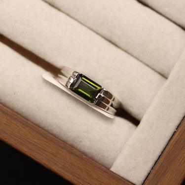 Moldavite Ring, gemstone jewellery (view 1)