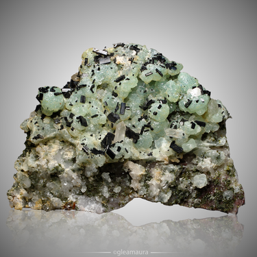 Babingtonite with Quartz, Prehnite, Epidote, natural mineral specimen from Babingtonite occurrences, Yunnan Province China (…
