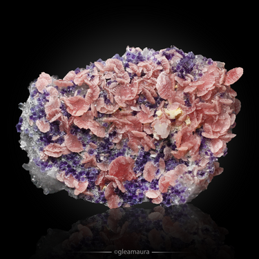 Rhodochrosite with Fluorite and Quartz, natural mineral specimen from Wutong Mine, China (view 1)