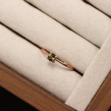 Moldavite Ring, gemstone jewellery (view 1)