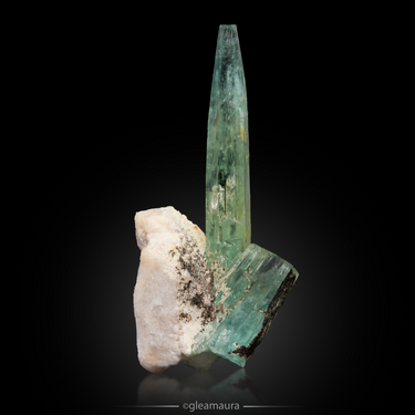 Beryl var. Mimoso Aquamarine, natural mineral specimen from Mimoso do Sul, Brazil (view 1)