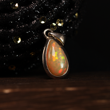 Ethiopian Opal Pendant, gemstone jewellery (view 1)