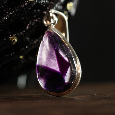 Trapiche Amethyst Pendant, gemstone jewellery (view 1)
