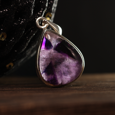 Trapiche Amethyst Pendant, gemstone jewellery (view 1)
