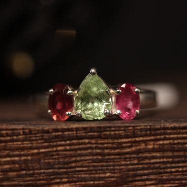 Tourmaline Ring, gemstone jewellery (view 1)