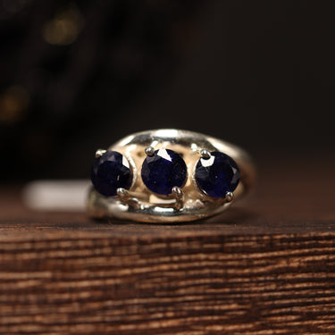 Sapphire Ring, gemstone jewellery (view 1)