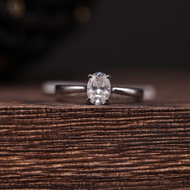 Moissanite Ring, gemstone jewellery (view 1)