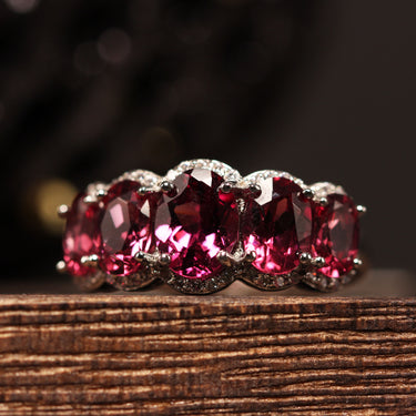 Rhodolite Garnet Ring, gemstone jewellery (view 1)