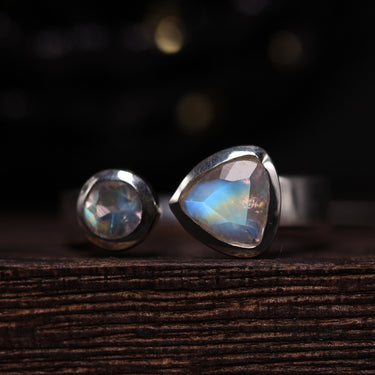 Trillion cut Moonstone Ring, gemstone jewellery (view 1)