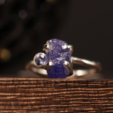 Raw & Faceted Tanzanite Ring, gemstone jewellery (view 1)