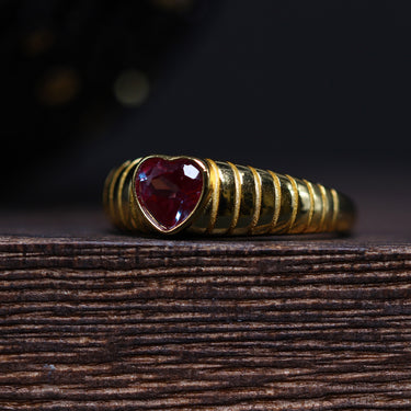 Alexandrite Gold Heart Ring, gemstone jewellery (view 2)
