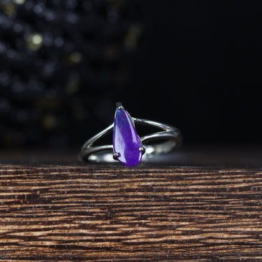 Sugilite Ring, gemstone jewellery (view 1)
