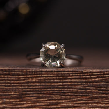Libyan Desert Glass Cushion Cut Ring, gemstone jewellery (view 1)