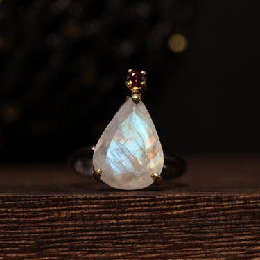 Moonstone, Garnet Ring, gemstone jewellery (view 1)