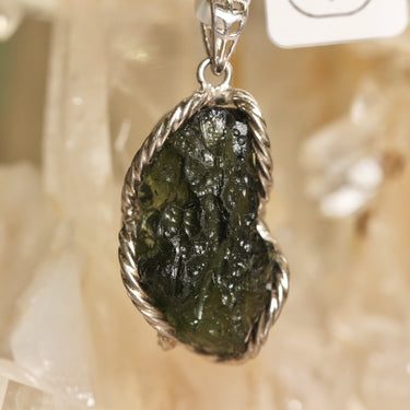 Moldavite Pendant, gemstone jewellery (view 1)