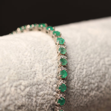 Emerald Bracelet, gemstone jewellery (view 1)