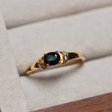 Blue Sapphire Ring, gemstone jewellery (view 1)