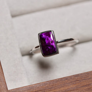 Sugilite Ring, gemstone jewellery (view 2)
