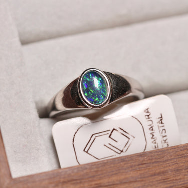 Australian Opal Ring, gemstone jewellery (view 1)