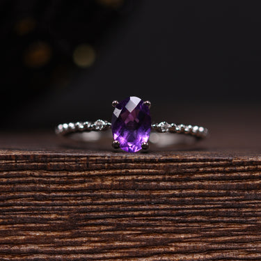 Amethyst Ring, gemstone jewellery (view 1)