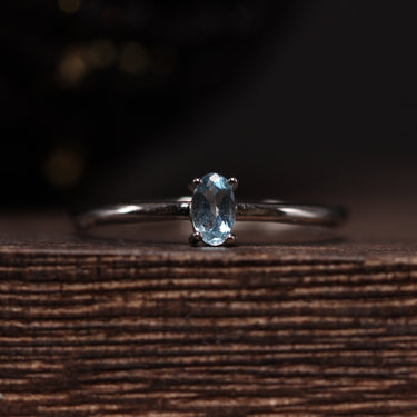 Aquamarine Ring, gemstone jewellery (view 1)