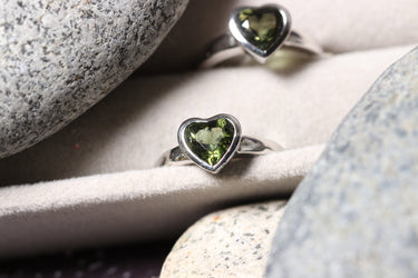 Moldavite Heart Ring, gemstone jewellery (view 1)