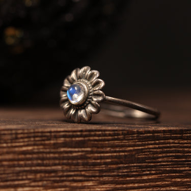 Moonstone Ring, gemstone jewellery (view 2)