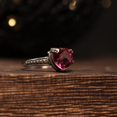 Pink topaz Ring, gemstone jewellery (view 2)