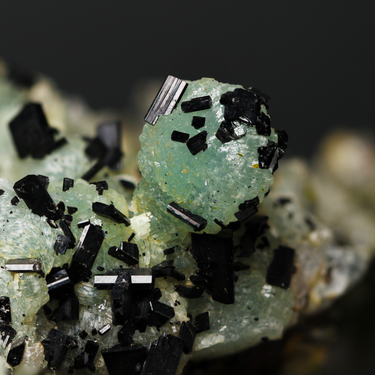Babingtonite with Quartz, Prehnite, Epidote, natural mineral specimen from Babingtonite occurrences, Yunnan Province China (…