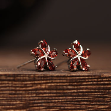 Garnet Flower Earstuds