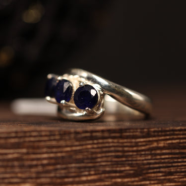 Sapphire Ring, gemstone jewellery (view 2)