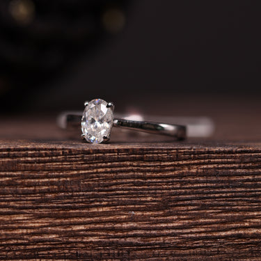 Moissanite Ring, gemstone jewellery (view 2)