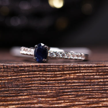 Sapphire Ring, gemstone jewellery (view 2)