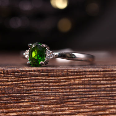 Tsavorite Ring, gemstone jewellery (view 2)