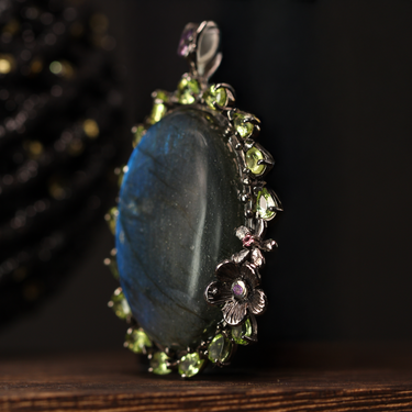 Labradorite, Peridot, Amethyst Pendant, gemstone jewellery (view 2)