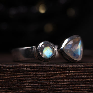 Trillion cut Moonstone Ring, gemstone jewellery (view 3)