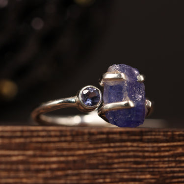 Raw & Faceted Tanzanite Ring, gemstone jewellery (view 2)