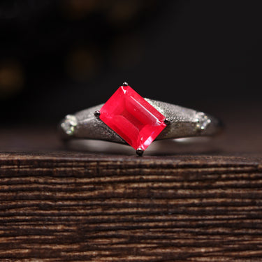 Alexandrite Ring, gemstone jewellery (view 3)