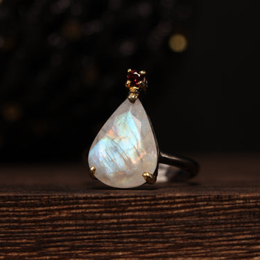 Moonstone, Garnet Ring, gemstone jewellery (view 2)
