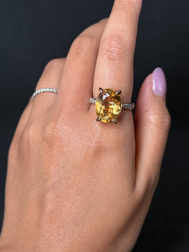 Citrine Ring, gemstone jewellery (view 3)