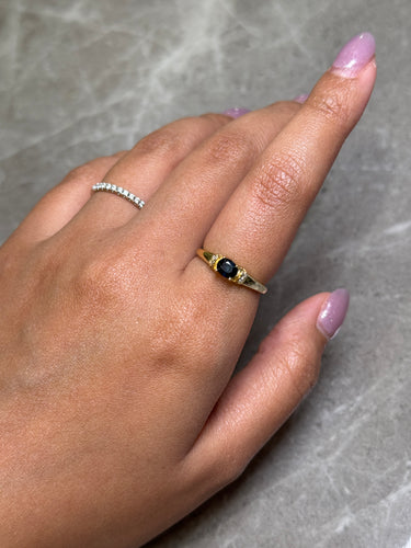 Blue Sapphire Ring, gemstone jewellery (view 2)
