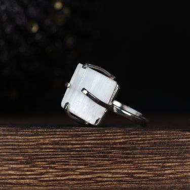 Satin Spar Ring, gemstone jewellery (view 2)