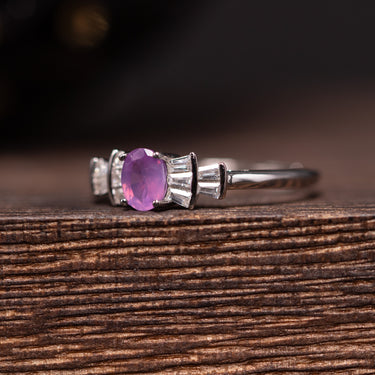 Pink Sapphire Ring, gemstone jewellery (view 2)